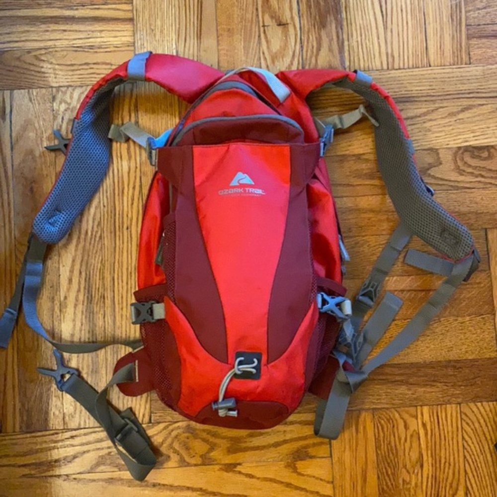 Small water bolder hydra ration backpack field